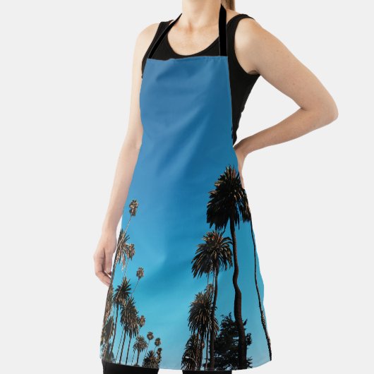 Blick des Wurms auf Bäume Schürze (InSitu)