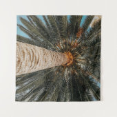 Blick des Wurms auf eine Kokospalme Wandteppich (Vorderseite (Horizontal))