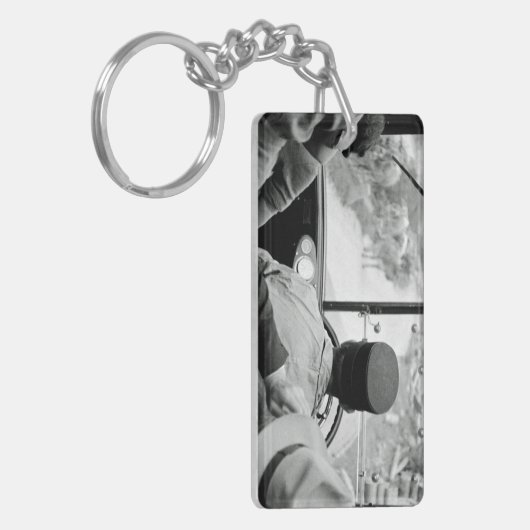 Blick durch das französische Busfenster 1939 Frank Schlüsselanhänger (Vorderseite links)