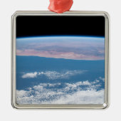 Blick über die Südwestküste Afrikas. Ornament Aus Metall (Vorne)