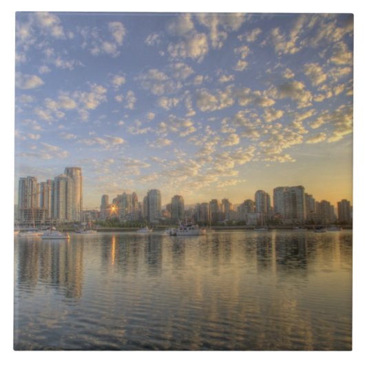 Blick über False Creek auf die Skyline Fliese (Vorderseite)