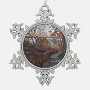 Blick von innen auf die Bannerman-Residenz Schneeflocken Zinn-Ornament