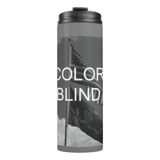 Blinde Graustufen-Flags Thermosbecher (Vorderseite)