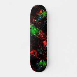Blinkende Farbflecken unter dunklen und mosaikfarb Skateboard