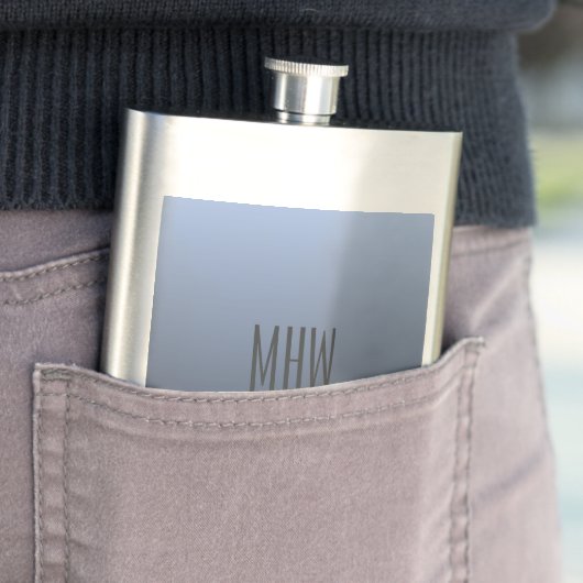 Blish Gray Gradient Custom Monogram Flask Flachmann (Beispiel)