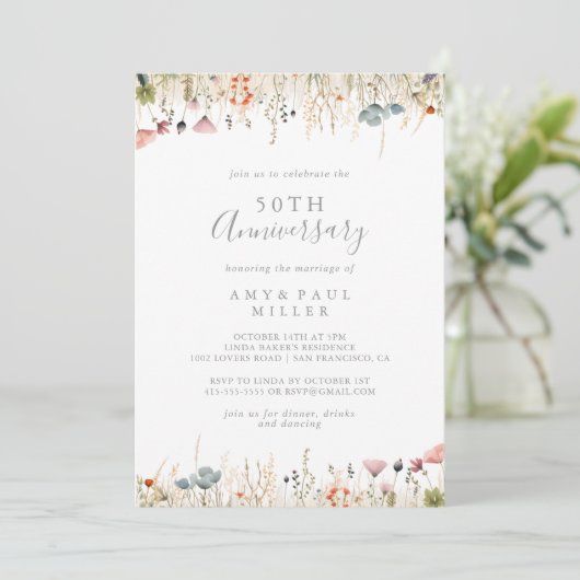 Blissful Boho Wildblume 50. Hochzeitstag Einladung (Stehend Vorderseite)