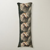 Blissful White Tiger – Whimsical Body Pillow Seitenschläferkissen (Vorderseite Vertikal)
