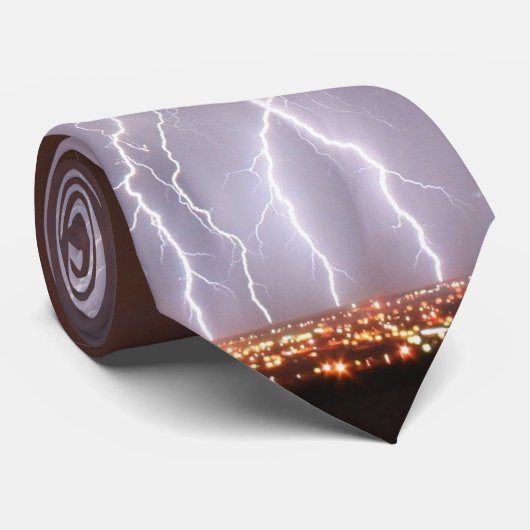Blitz über Stadt Krawatte (Gerollt)