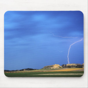 Blitze schlagen in die Wildcat Hills in der Nähe v Mousepad