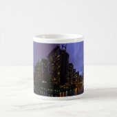 Blitze über der Kaffee-Tasse des Chicago River Kaffeetasse (Mittel)