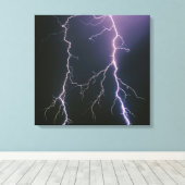 Blitzlicht von Wolke zu Boden aus einem sich abspa Leinwanddruck (Insitu (Holzboden))