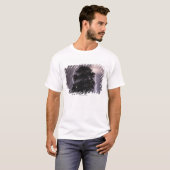 Blitzschläge im Himmel hinter einem Baum T-Shirt (Vorne ganz)