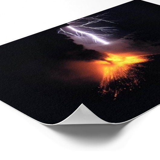 Blitzstrahl über den Vulkan Indonesien Poster (Ecke)