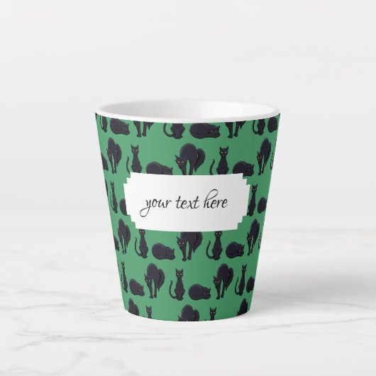 Blockschwarze Katzen Halloween Pixel Art Muster Milchtasse (Vorderseite)