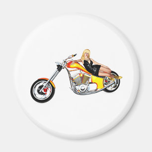 Blond auf einem Chopper Magnet