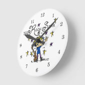 Blond Boy Rock Star Runde Wanduhr (Winkel)