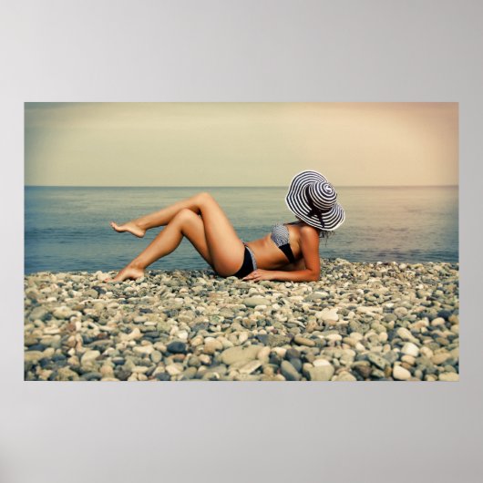 Blond Frau am Strand Poster (Vorne)