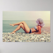 Blond Frau am Strand Poster (Vorne)