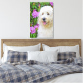 Blond Goldendoodle Hund im Garten Leinwanddruck (Insitu (Schlafzimmer))