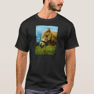 Blond Miniature Pony / Pferdeblauer Himmel T-Shirt