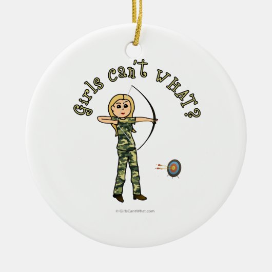 Blonde Archery in Camouflage Keramikornament (Vorne)