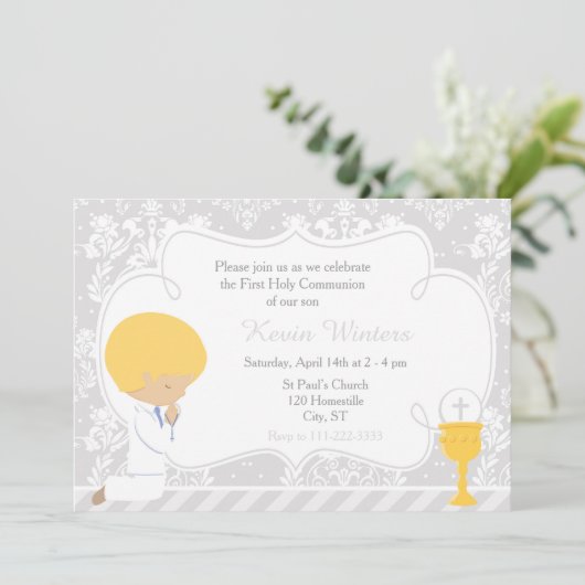 Blonde Boy First Communion Damask Einladung (Stehend Vorderseite)