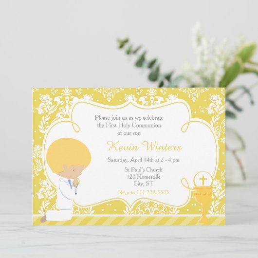 Blonde Boy First Communion Damask Einladung (Stehend Vorderseite)