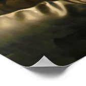 Blonde Girl in Latex Lay auf einem Ledersofa Poster (Ecke)