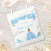 Blonde Hair Princess Blue Floral Quinceanera Geschenktütchen (Ausgeschnitten)