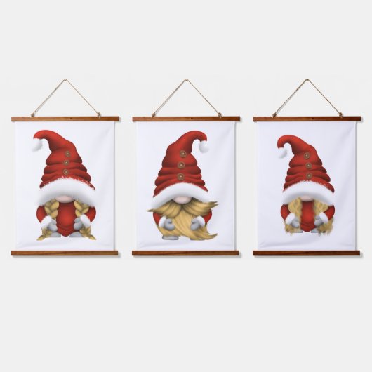 Blonde-Haired Christmas Gnome Family – Wood-Topped Wandteppich Mit Holzrahmen (Dreifach)