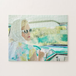 Blonde in einem türkisfarbenen Thunderbird der 50e Puzzle