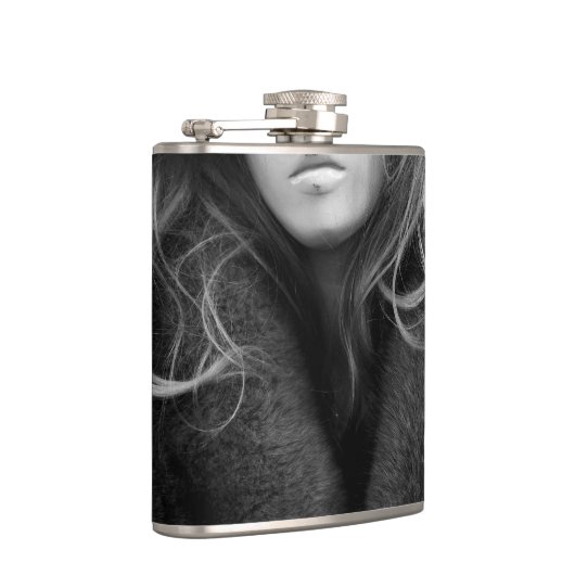 Blonde Mannequin Flachmann (Rechts)