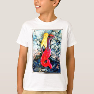 blonde Meerjungfrau im Rot T-Shirt
