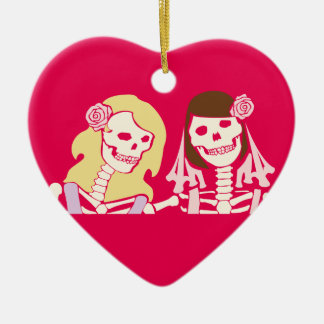 Blonde und brünette weibliche Skeleton Paare Keramikornament