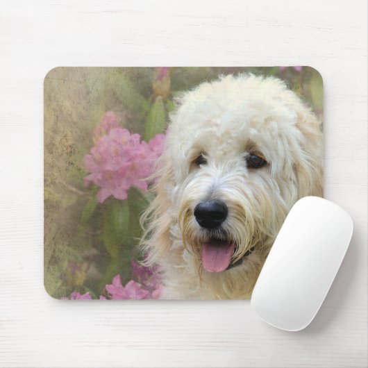 Blondelle im Garten Mousepad (Mit Mouse)
