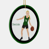 Blonder Mädchen-Basketball-Spieler im Grün und im Keramik Ornament (Rechts)