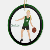 Blonder Mädchen-Basketball-Spieler im Grün und im Keramik Ornament (Links)