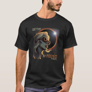 Blondes Mädchen Totale Sonnenfinsternis Wird Monds T-Shirt