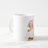 Blondes Mädchen weißer Pullover Kaffeetasse (Vorderseite Links)