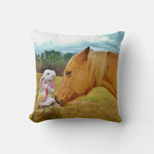 Blondes Pferd & Osterfrühlingsblumen-Hase Kissen