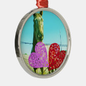Blondes Pferd und rosa und rote Herzen Ornament Aus Metall (Rechts)