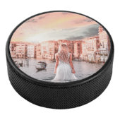 Blondie im romantischen Venedig Eishockey Puck (3/4)