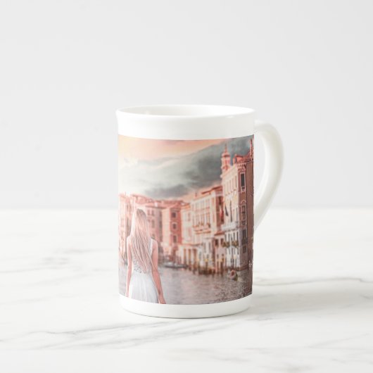 Blondie im romantischen Venedig Porzellantasse (Vorderseite Rechts)