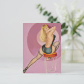 Blondine an der Schule, die das Button nach oben s Postkarte (Stehend Vorderseite)