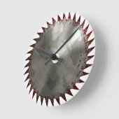 Bloody Saw Blade Runde Wanduhr (Winkel)
