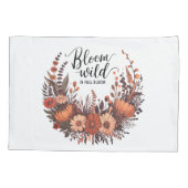 "Bloom Wild: Earthy Wildblume Bouquet Design Kissenbezug (Rückseite-Links)
