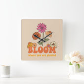 Bloom Wo Sie gepflanzt sind Quadratische Wanduhr (Zuhause)