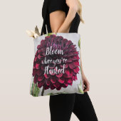 Bloom, wo Sie gepflanzt Zitat Red Dahlia Tasche (Von Nahem)