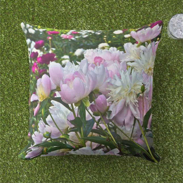 BLOOMIERENDE PEONIEN OUTDOOR ACCENT PILLOW KISSEN FÜR DRAUßEN (Gras)
