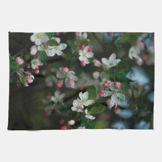 Blooming apple tree, moody spring geschirrtuch (Horizontal)